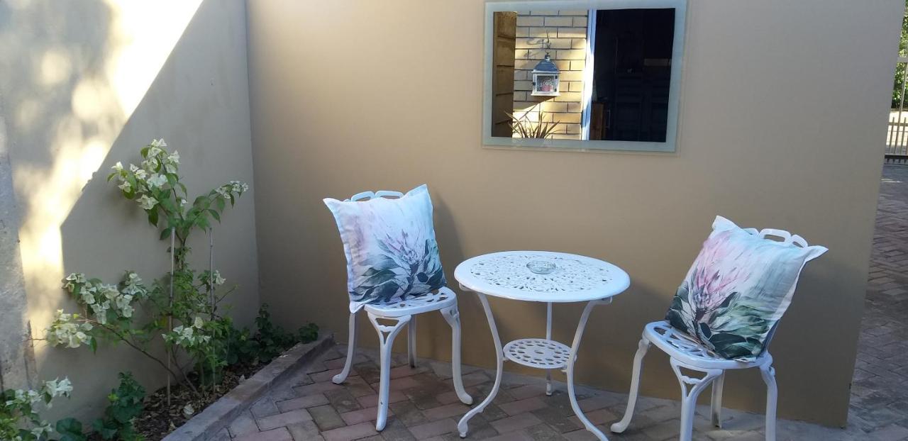 Schnehage Self Catering Apartment Bloemfontein Exterior foto