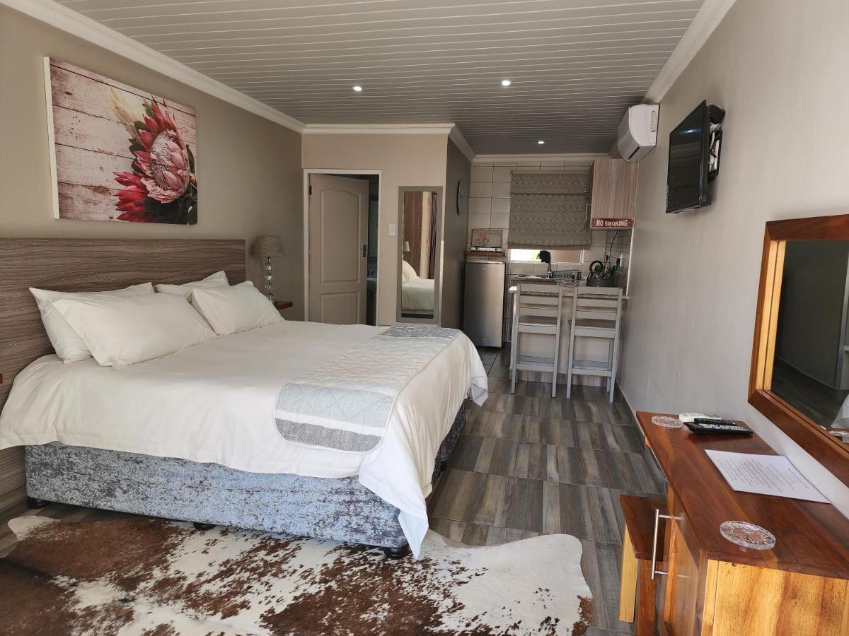 Schnehage Self Catering Apartment Bloemfontein Exterior foto