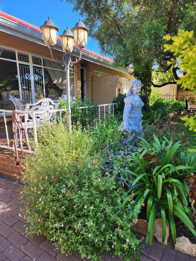 Schnehage Self Catering Apartment Bloemfontein Exterior foto