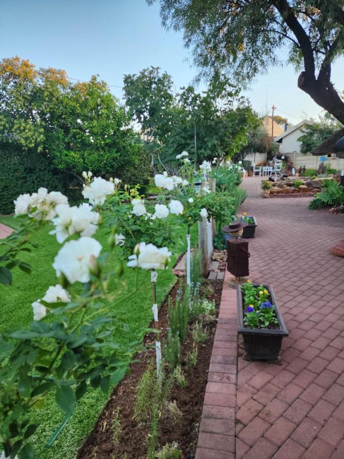 Schnehage Self Catering Apartment Bloemfontein Exterior foto